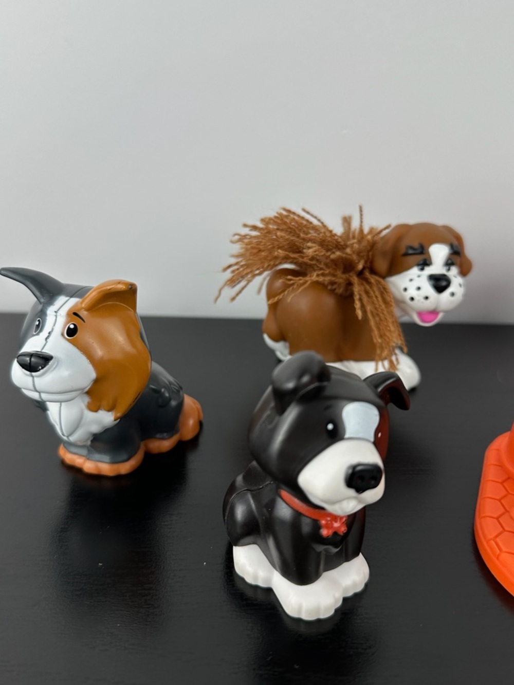 Fisher Price Little People Dog Food Bowl Bed Mat & 5 Dogs Figurines Figures - Picture 4 of 6